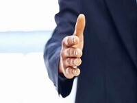 Hati-Hati Berjabat Tangan dengan Wanita Non Mahram